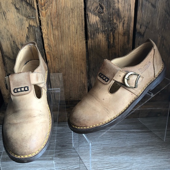 Dr. Martens Shoes - Dr. Martens vintage Mary Jane tan leather distress